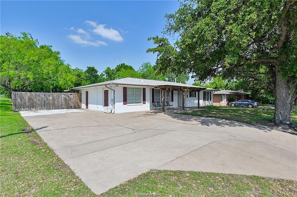 101 Anderson St, College Station, TX 77840 - photo 1