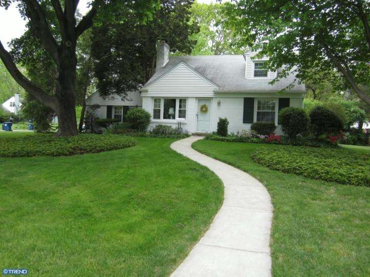 301 Barry Ln, Wallingford, PA 19086 - photo 1