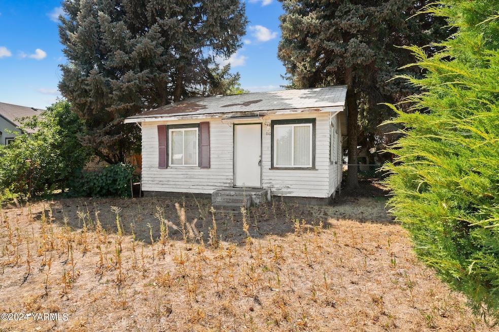 810 S 6th Ave-11