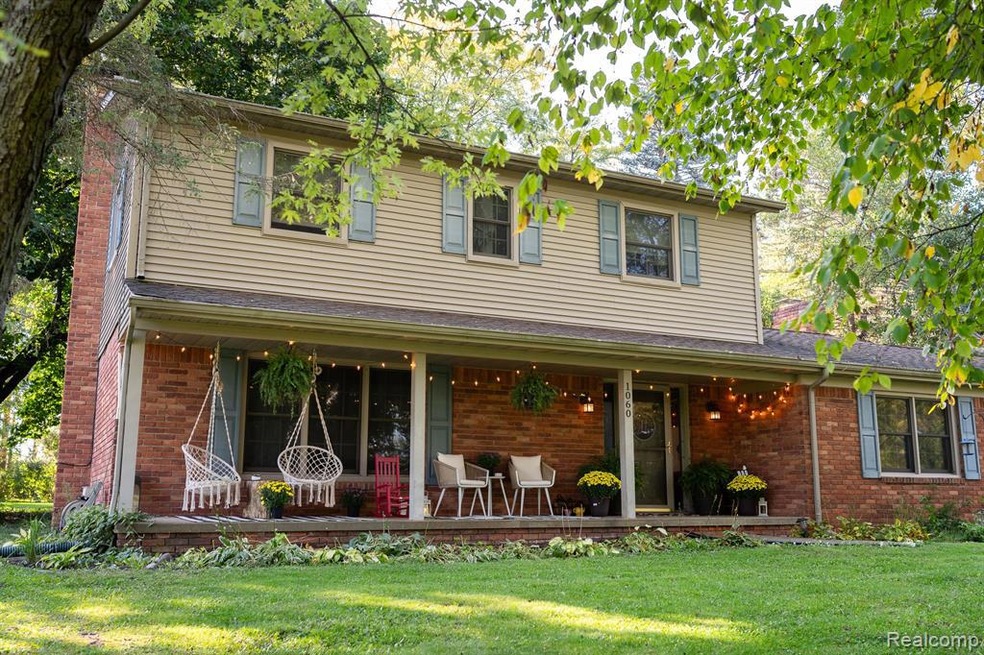 Welcome to 1060 Cliff Dr.