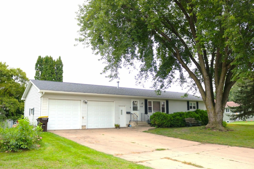 1520 N Elm St, Fairmont, MN 56031 - photo 1