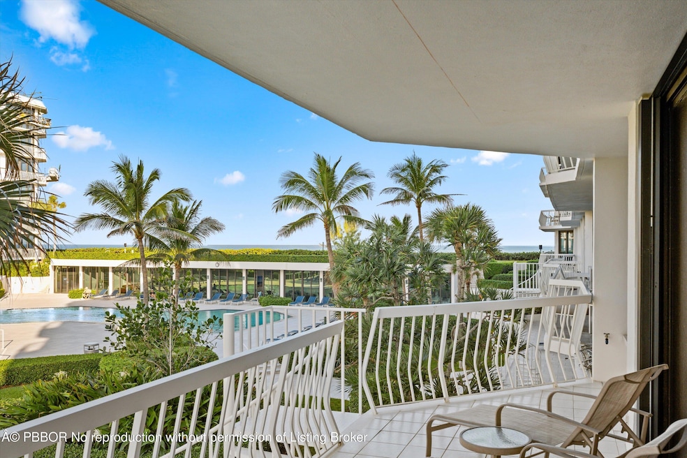 Sloans Curve unit 104S, Palm Beach, FL 33480 - photo 1