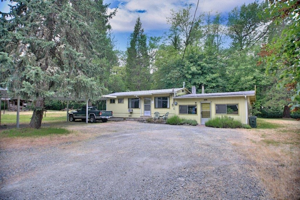 112 Savage Creek Rd, Grants Pass, OR 97527 - photo 1