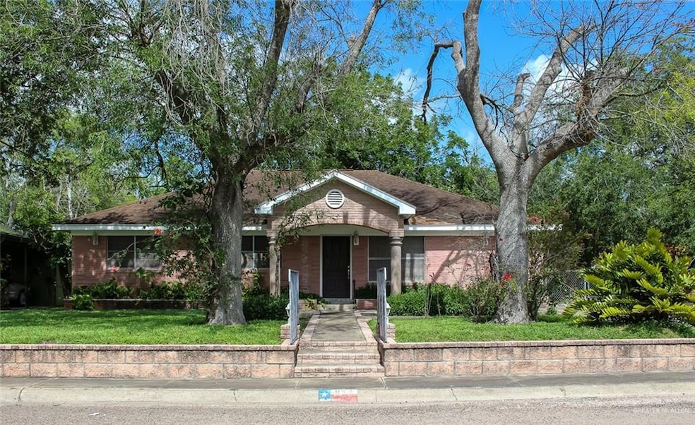 848 S Iowa Ave, Weslaco, TX 78596 - photo 1