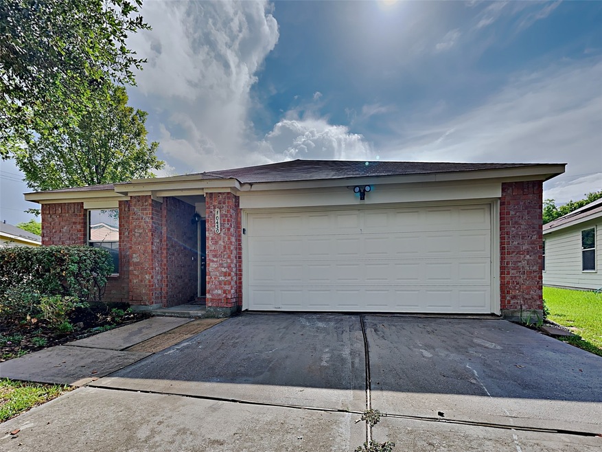 10430 Ravenwood View Ln, Houston, TX 77075 - photo 1