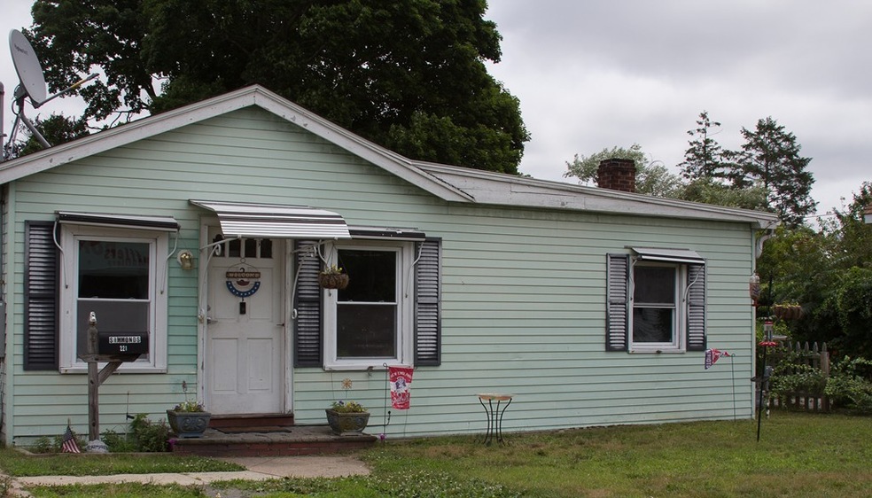 221 Broadway, Taunton, MA 02780 - photo 1