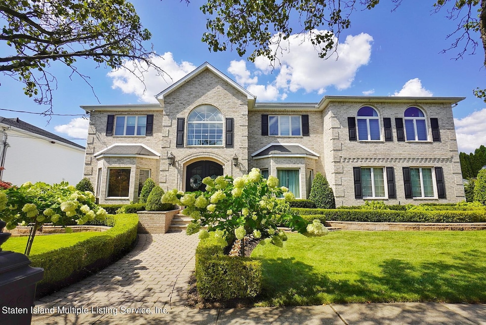 Sold $1,800,000 • Co-Listing Agent