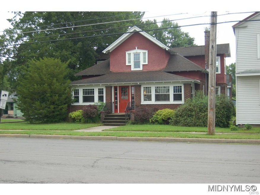 134 W Main St