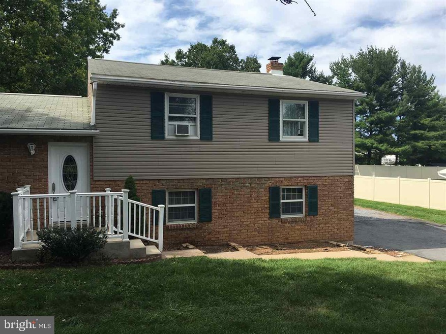 429 W Governor Rd, Hershey, PA 17033 - photo 1