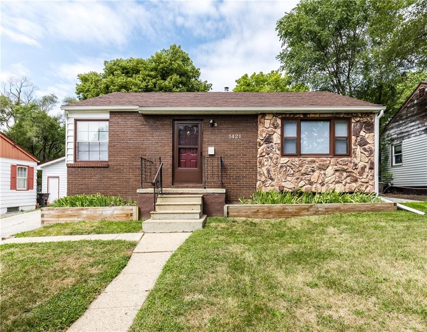 1421 Clinton Ave, Des Moines, IA 50313 - photo 1