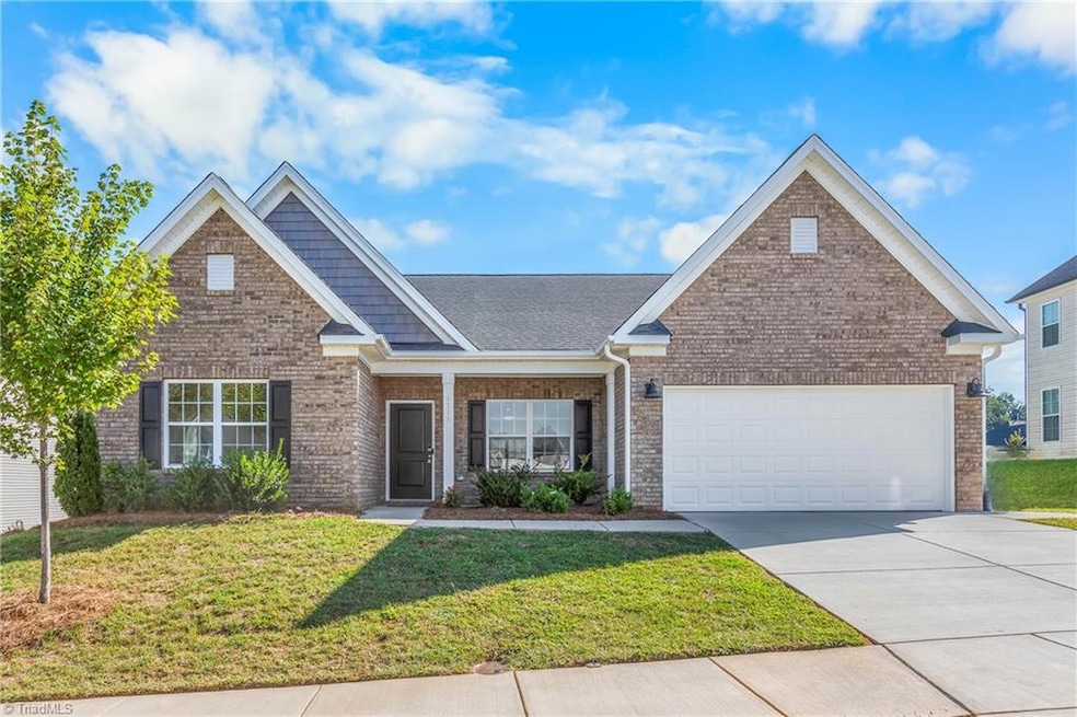Pending $450,000 • Co-Listing Agent