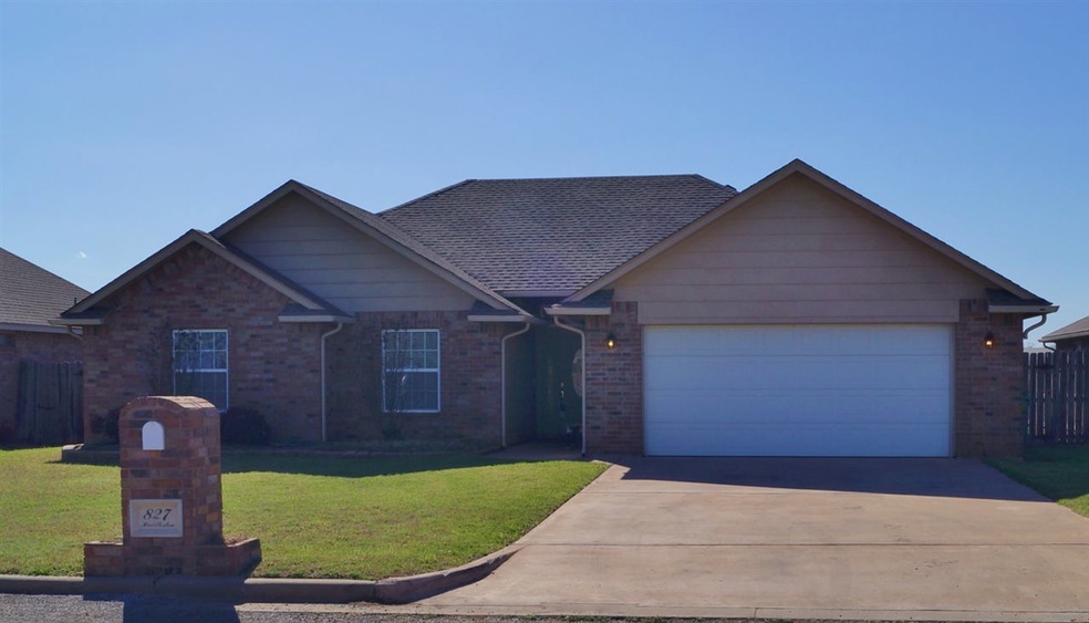 827 Huddleston Dr, Cache, OK 73527 - photo 1