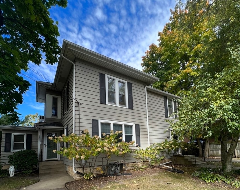 219 Webster St unit 1, Batavia, IL 60510 - photo 1