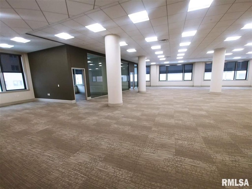 104 W 2nd St unit 2B, Davenport, IA 52801 - photo 1