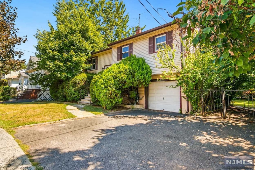 1263 Coolidge Ave, Union, NJ 07083 - photo 1