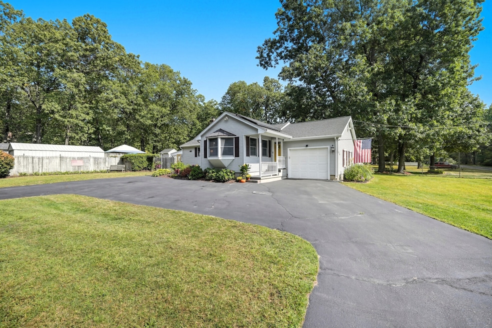 328 N Maple St, Enfield, CT 06082 - photo 1