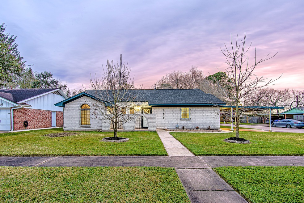 9706 Santa Monica Blvd, Houston, TX 77089 - photo 1