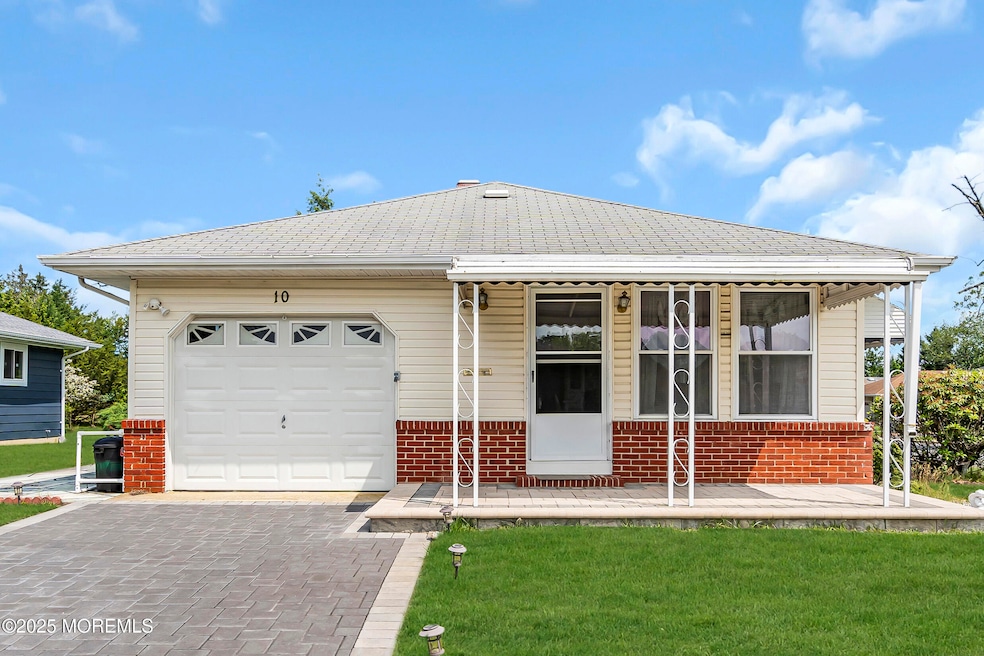 10 Barbuda St, Toms River, NJ 08757 - photo 1