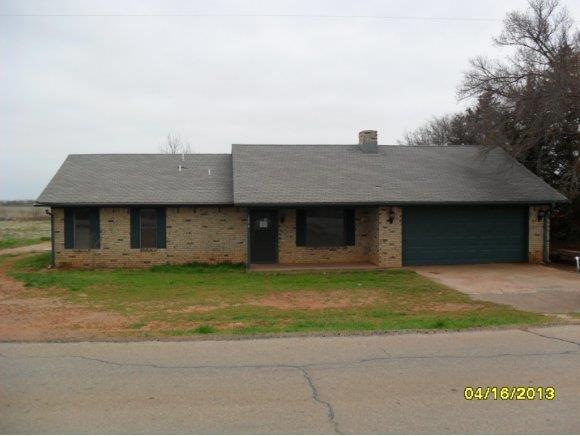 3204 W 7th St, Elk City, OK 73644 - photo 1
