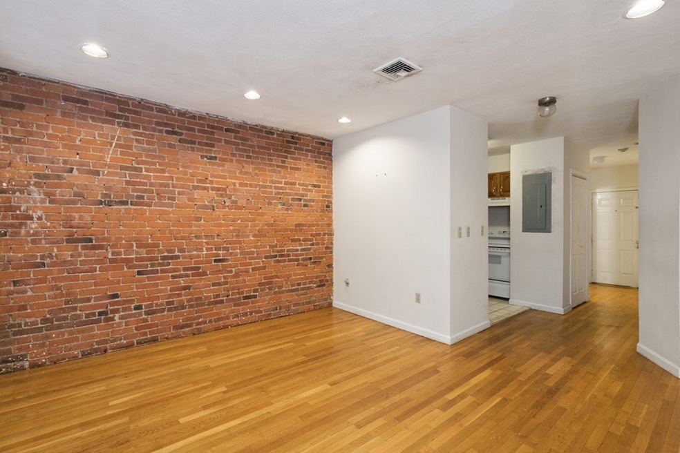 65 Hemenway St unit 4, Boston, MA 02115 - photo 1
