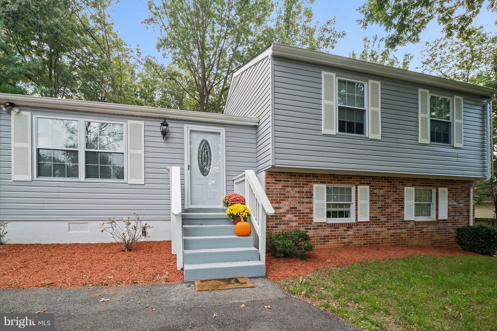 35759 Aviation Yacht Club Rd, Mechanicsville, MD 20659 - photo 1