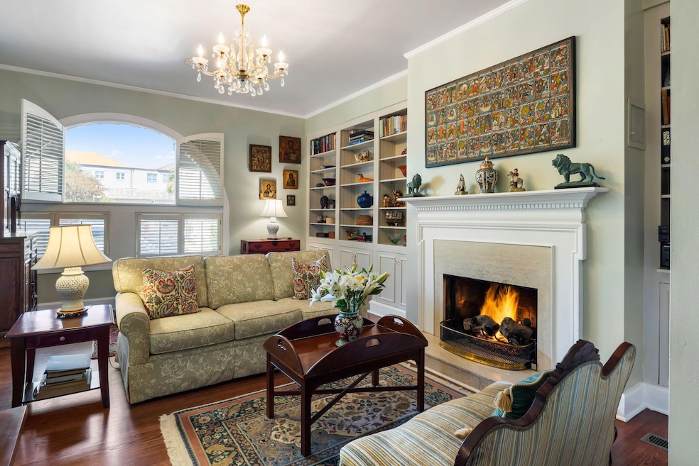 1-web-or-mls- 15 N Adgers Wharf - Coast