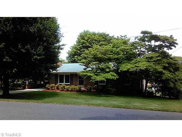 1821 Oak Dr, Asheboro, NC 27205 - photo 1