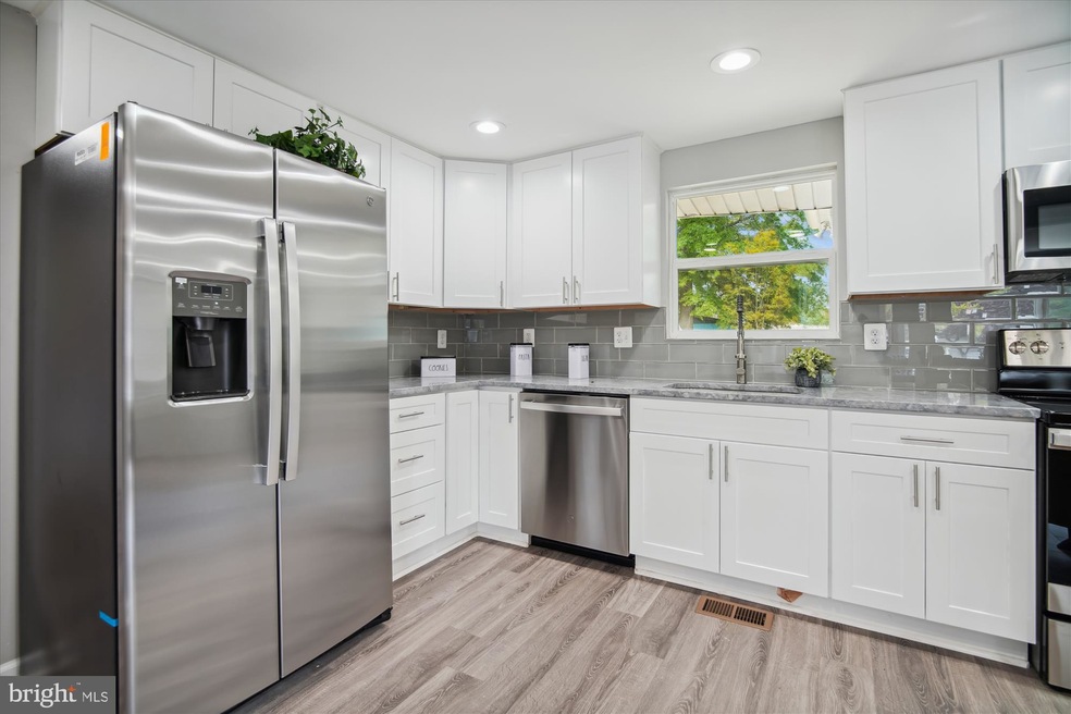 7116 Lake Shore Dr, North Beach, MD 20714 - photo 1