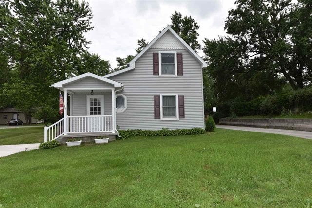 Front of Home, updated roof, siding, driveway