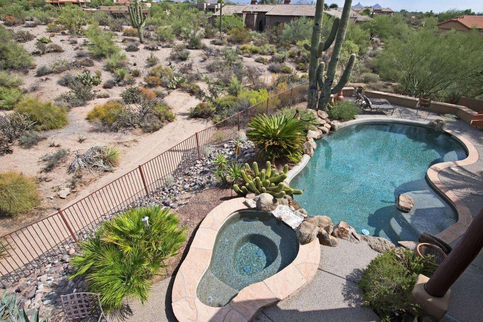 001_Sparkling Pool & Spa