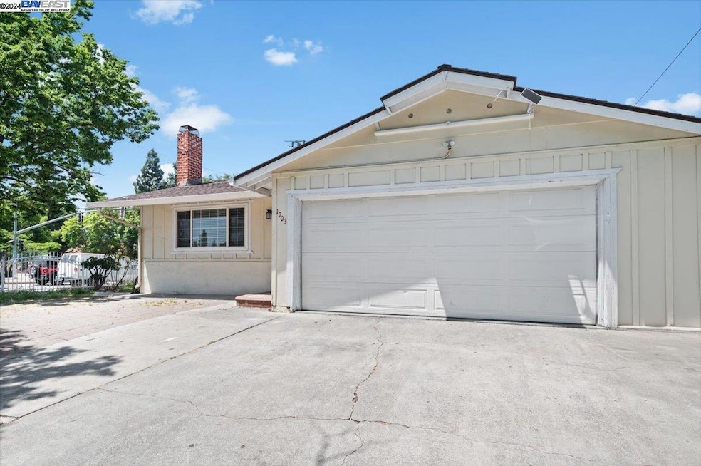 Sold $885,000 • Co-Listing Agent