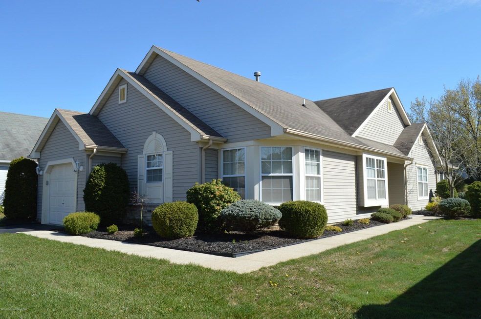 2521 Spring Hill Dr, Toms River, NJ 08755 - photo 1