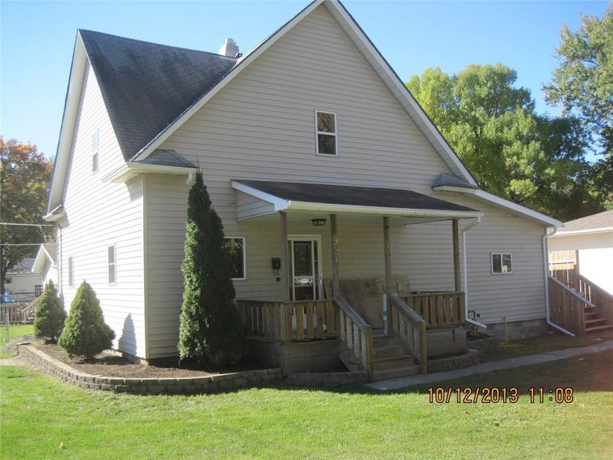 921 S 5th Ave E, Newton, IA 50208 - photo 1