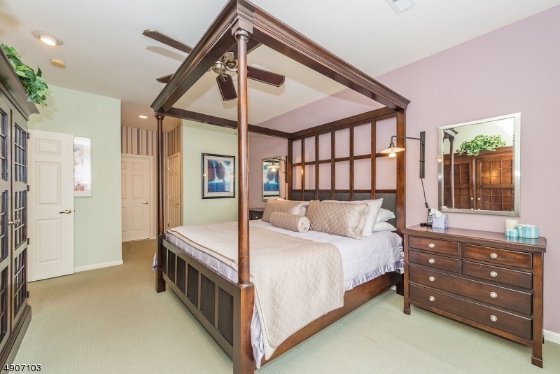 1406 Pointe Gate Dr, Livingston, NJ 07039 - photo 1