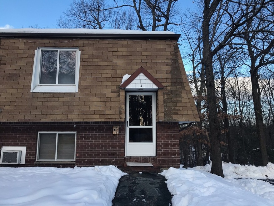 144 Thissell Ave unit 4, Dracut, MA 01826 - photo 1