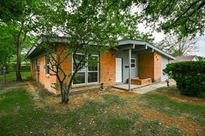 638 Feamster Dr, Houston, TX 77022 - photo 1