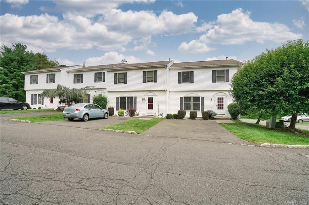 35 Muntz Ln, Garnerville, NY 10923 - photo 1