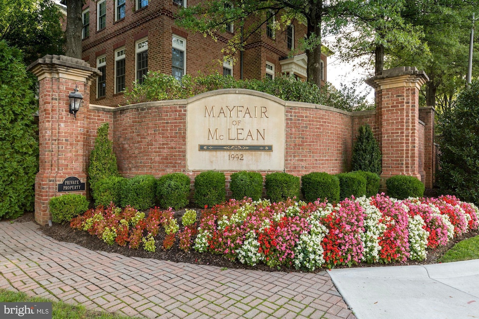 2047 Mayfair Mclean Ct, Falls Church, VA 22043 - photo 1