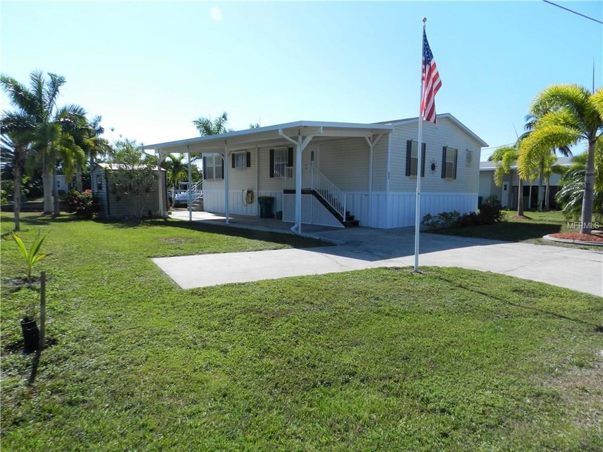 721 Holiday Dr, Punta Gorda, FL 33950 - photo 1