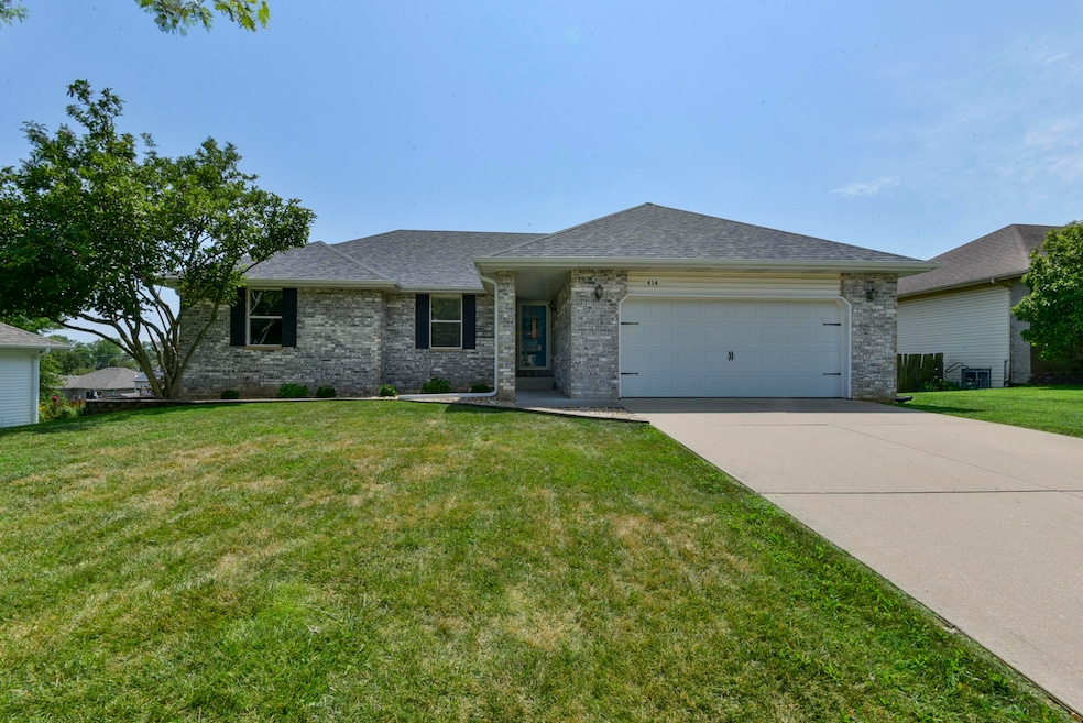 414 W Chestnut Rd, Nixa, MO 65714 - photo 1