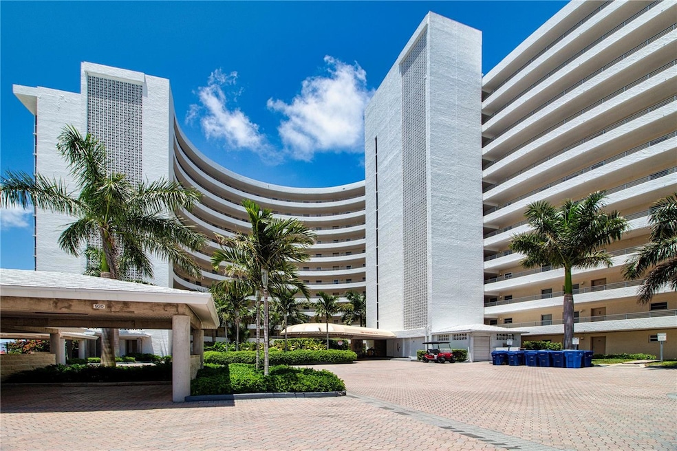 For Sale $1,399,900 • Co-Listing Agent