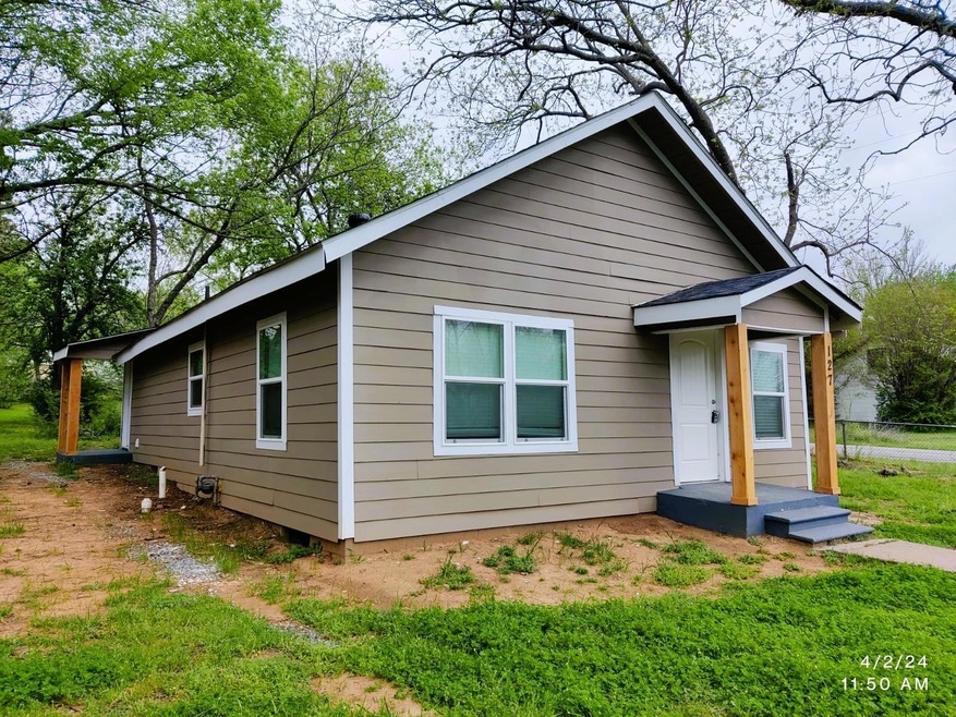 127 E Prospect St, Denison, TX 75021 - photo 1