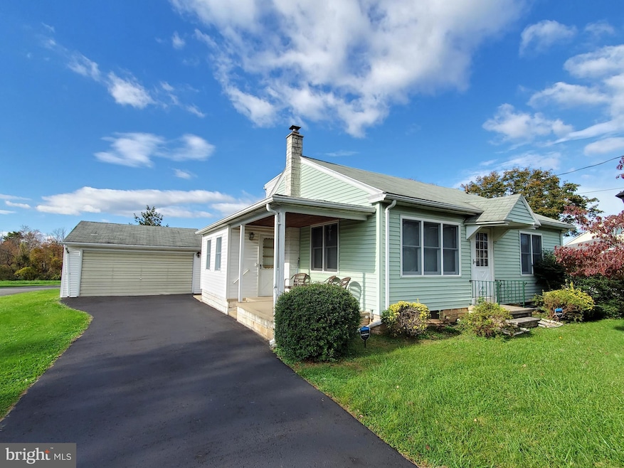 36 Black Matt Rd, Douglassville, PA 19518 - photo 1