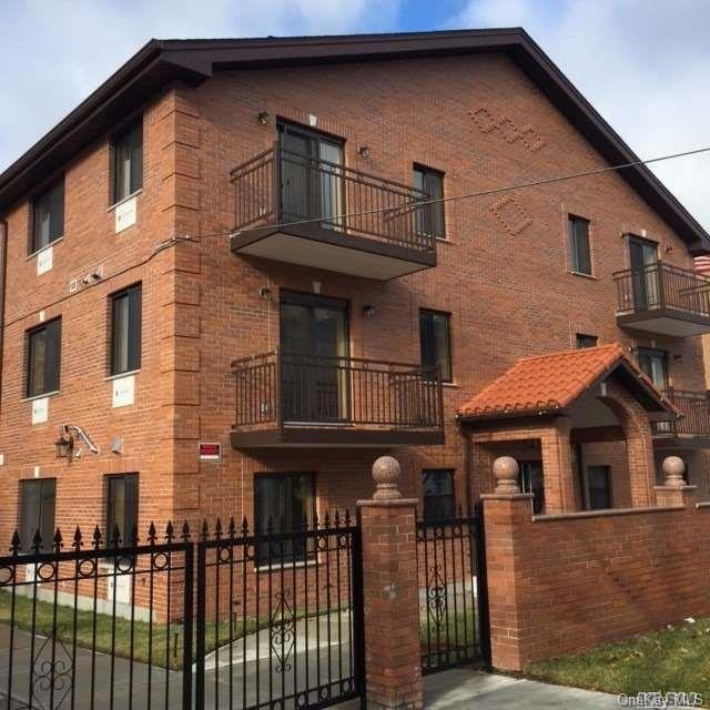 7548 Parsons Blvd unit 3B, Fresh Meadows, NY 11366 - photo 1