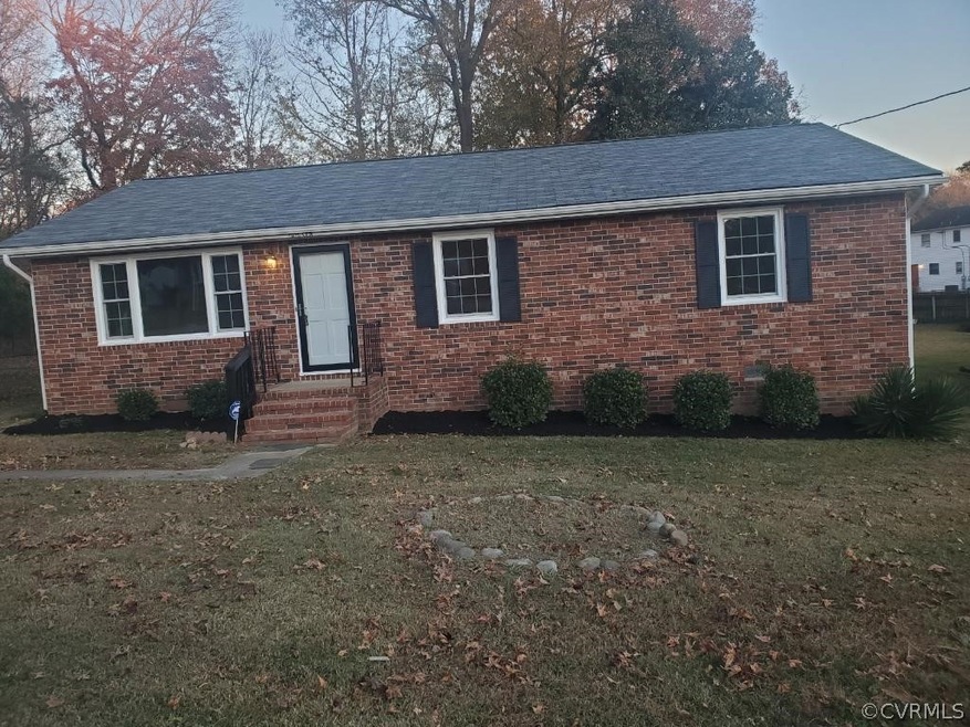 2204 Cloverdale Ave, Hopewell, VA 23860 - photo 1