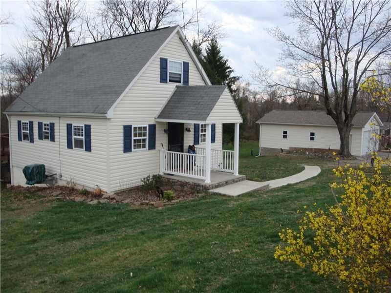 Facade/Exterior Front. LETS MOVE TO THE COUNTRY !!