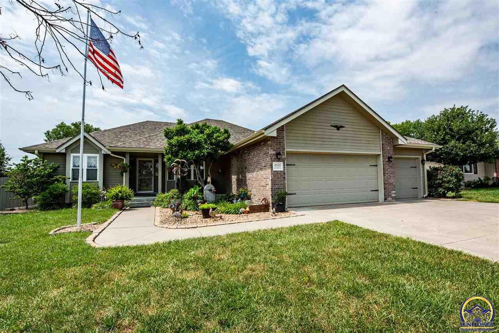 4141 SW Moundview Dr, Topeka, KS 66610 - photo 1