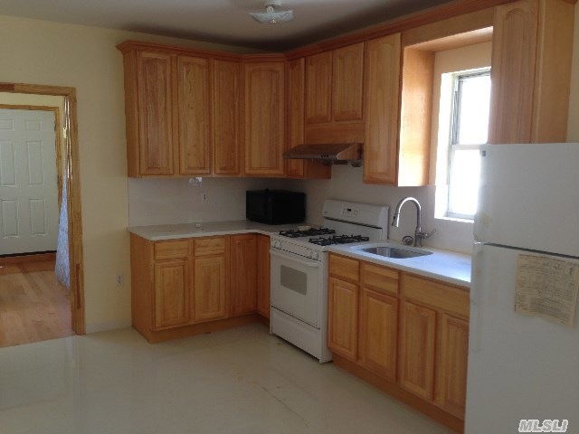 6130 159th St unit 2Fl, Fresh Meadows, NY 11365 - photo 1