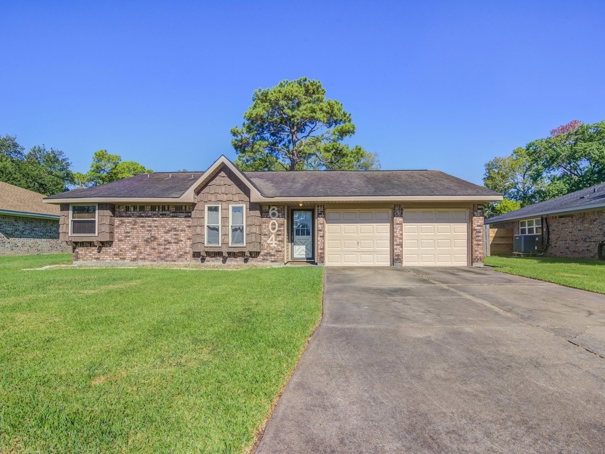 604 Heather Ln, Friendswood, TX 77546 - photo 1