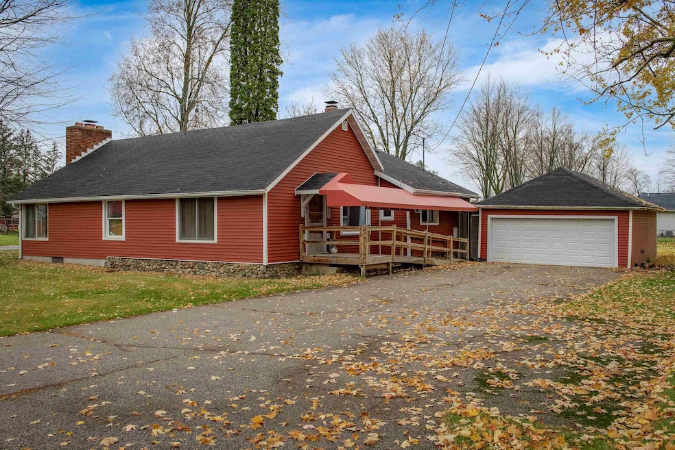 112 Fraser St, Coleman, MI 48618 - photo 1